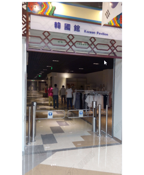 創(chuàng)新通西安韓國(guó)館護(hù)欄圓柱擺閘案例